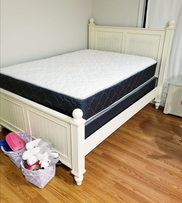 NEW FULL MATTRESS. Bed frame is not available. Take it home the same day 👍