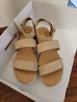 Open Toe Shoes/ Size 7.5