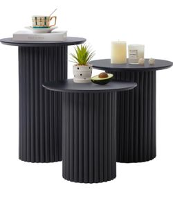 Nesting coffee table set of 3