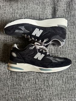 Size 9.5 New Balance 991v2 ‘Black/Grey’
