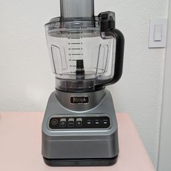 Ninja Food Processor - Like new! 