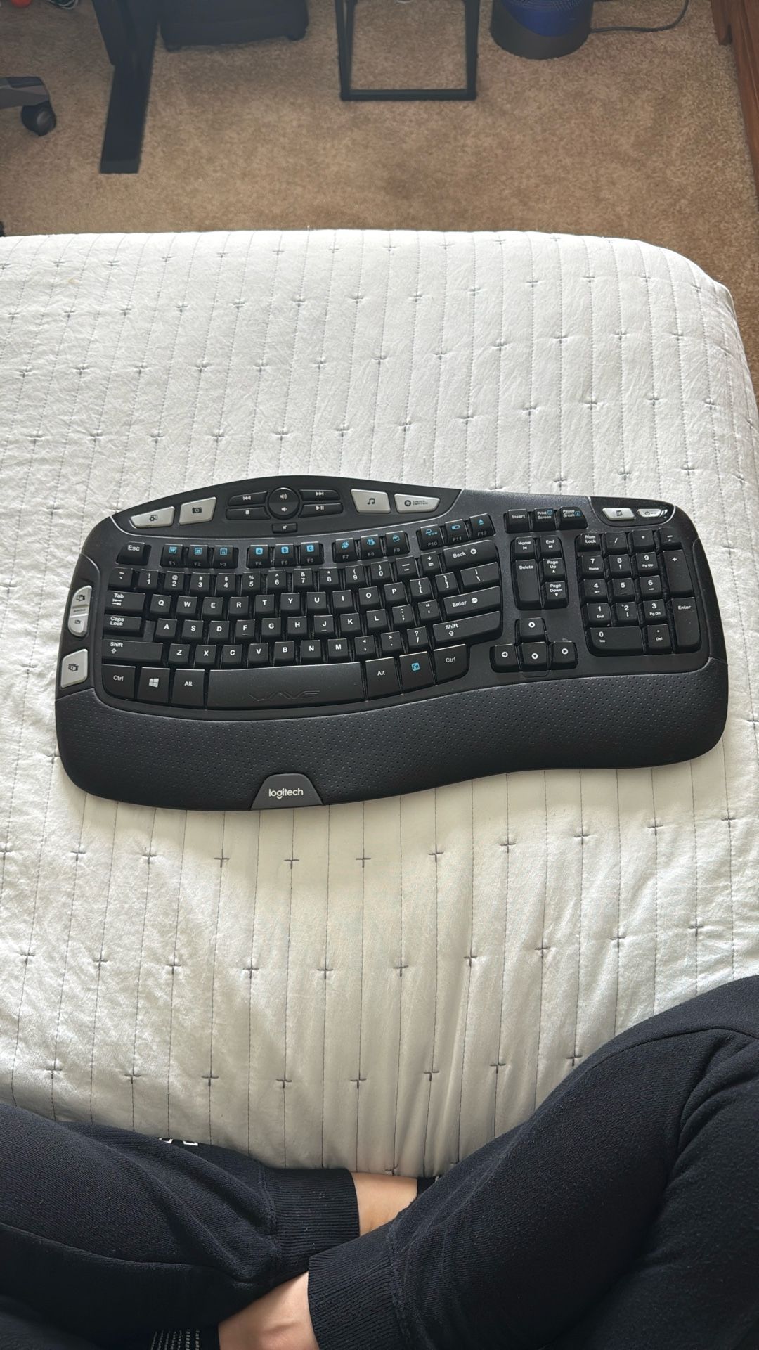 Logitech K350 Wireless Comfort Wave Keyboard