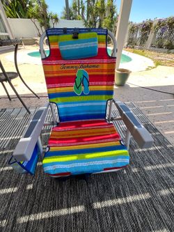 Tommy Bahamas Beach Chairs with so Many Extra Conveniences Included