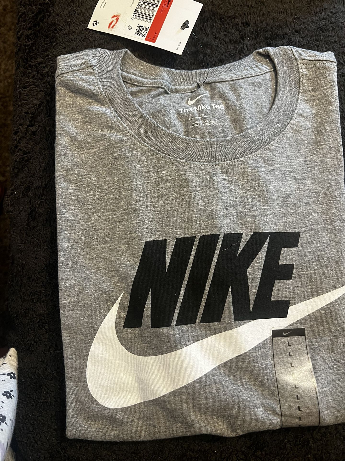 Men’s Size Large Nike T-Shirt NWT