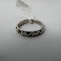 .925 Sterling Silver Ring With Waves Design