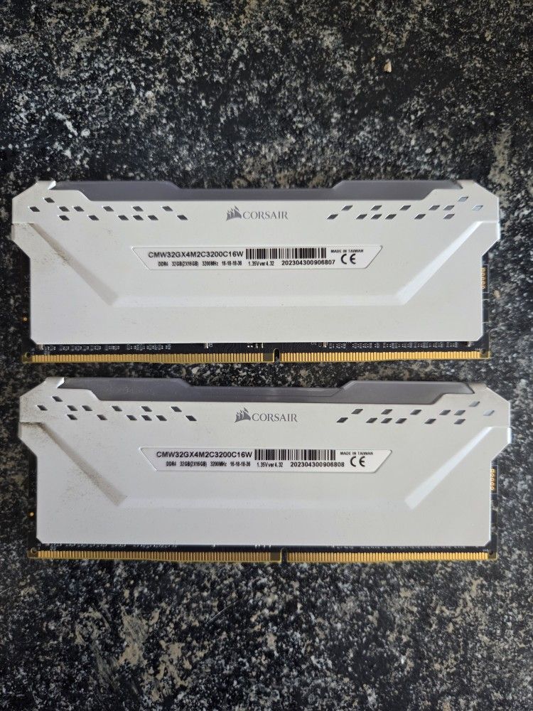Corsair Vengeance DDR4 RAM – 32GB (2x16GB) 3200MHz
