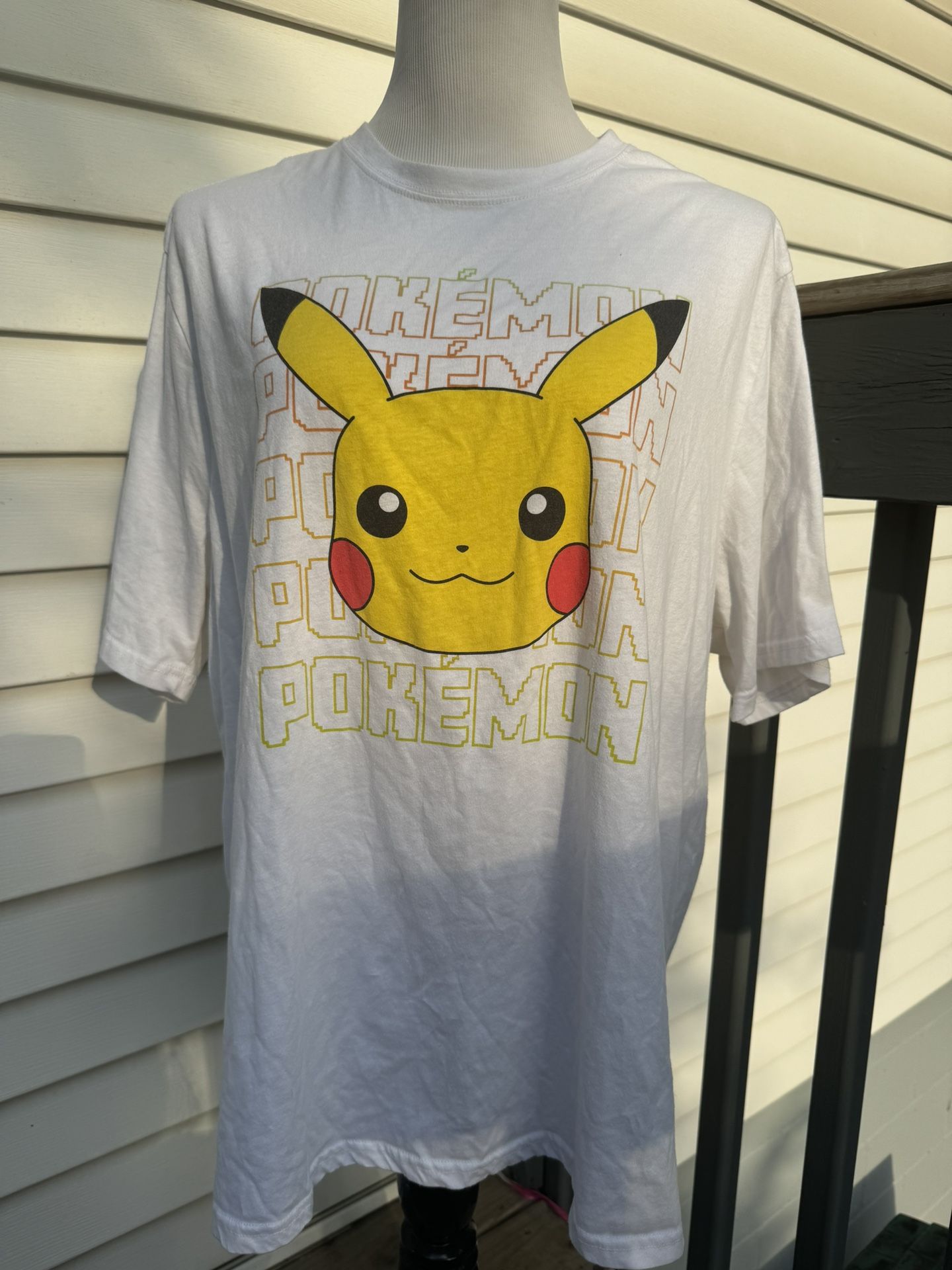 pokémon tshirt XL