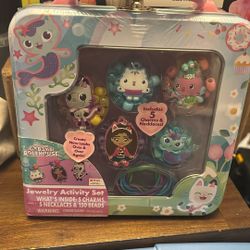 gabby Dollhouse Necklace And Charm Jewelry Kit