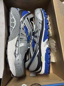 Size 13 Brooks Beast Men