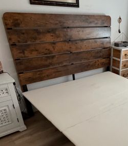 Rustic Tapered Wood Slat Headboard with Metal Frame