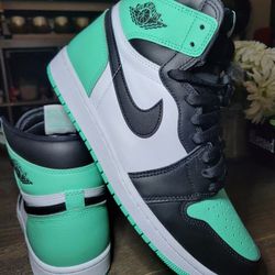 JORDAN 1 RETRO HIGH OG 'GREEN GLOW'