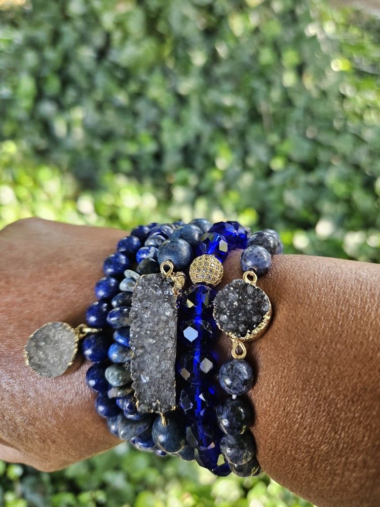 5 Bracelets Blue Stacked