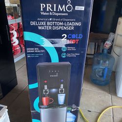 Dispensadores. Nuevos. Garrafon Abajo. 160dllr.  Garrafon Arriba White 110 Dllr 