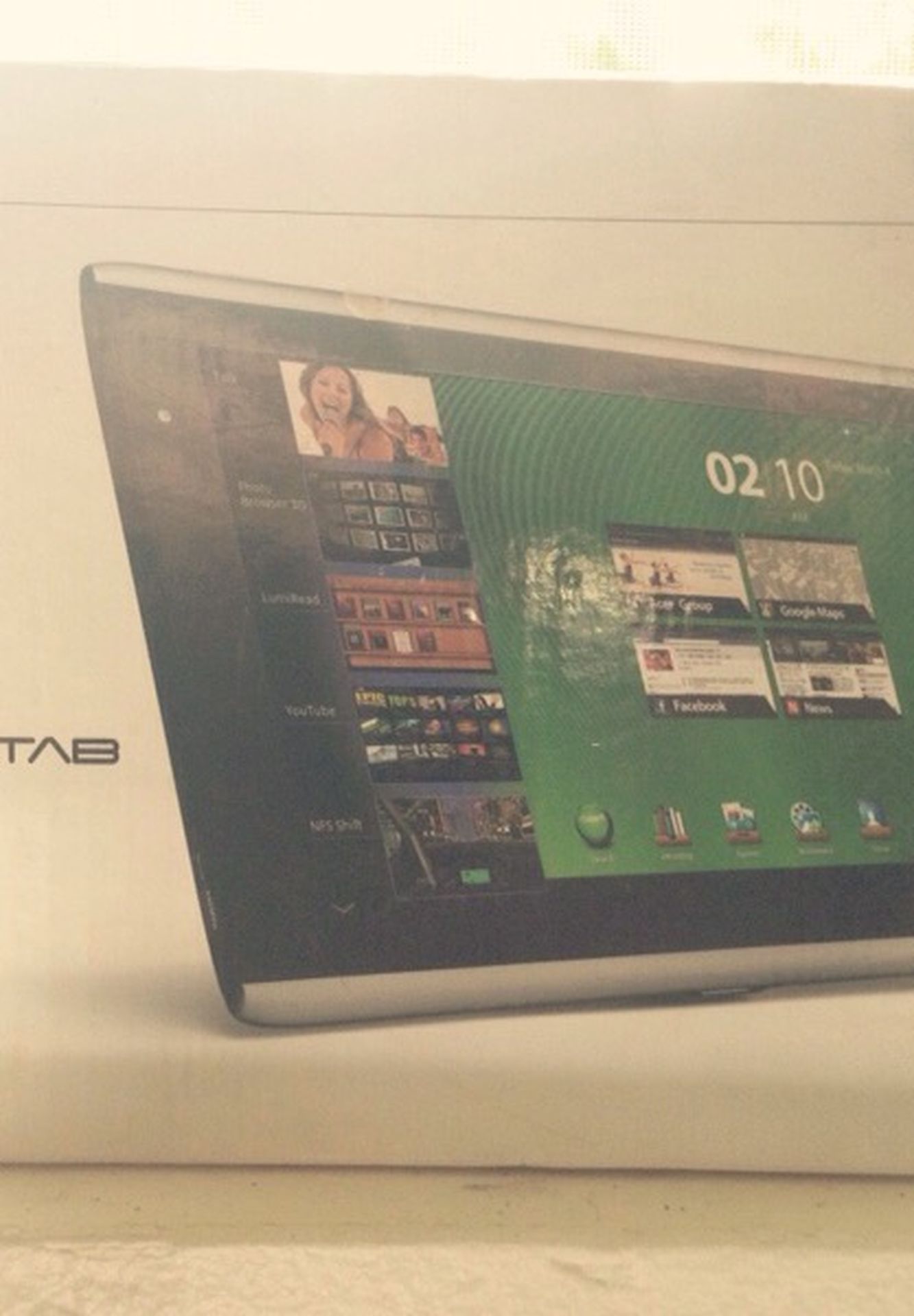 Silver acer iconia tablet