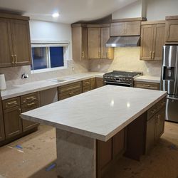 Countertop Installation & Slab Fabrication