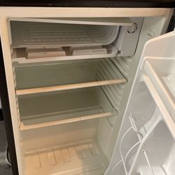 Good Working Mini Freezer 