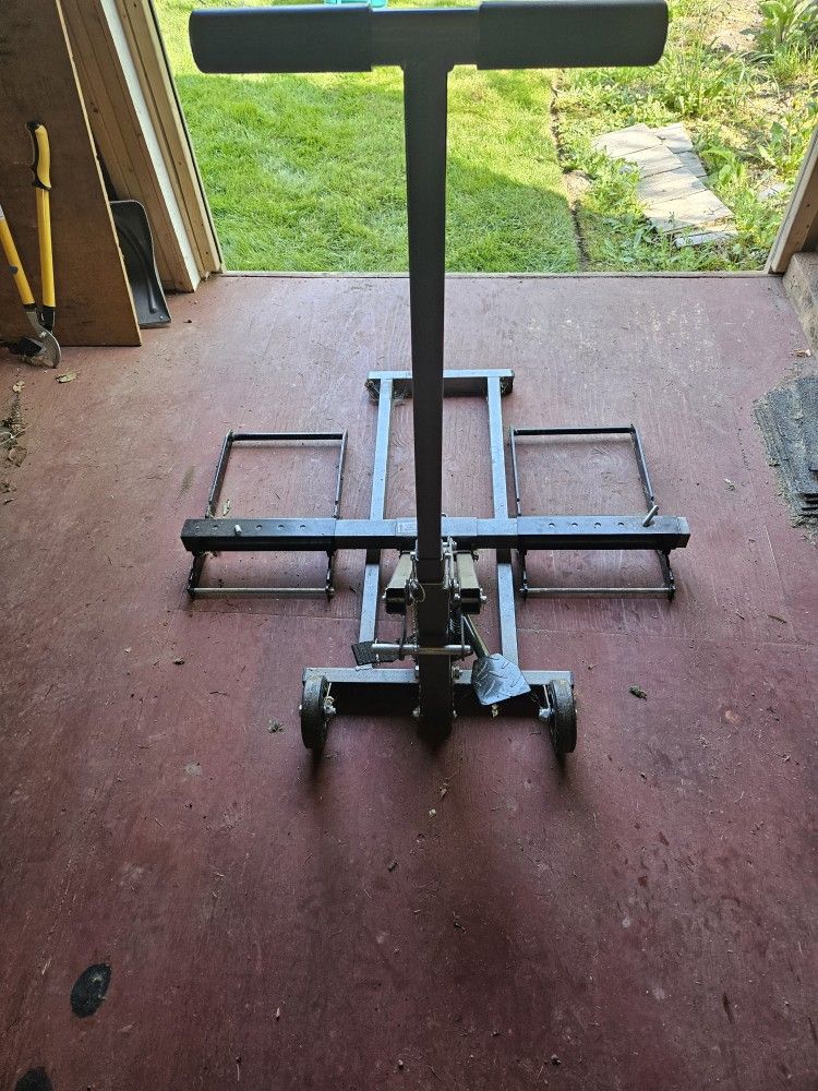 ATV OR LAWN MOWER LIFT