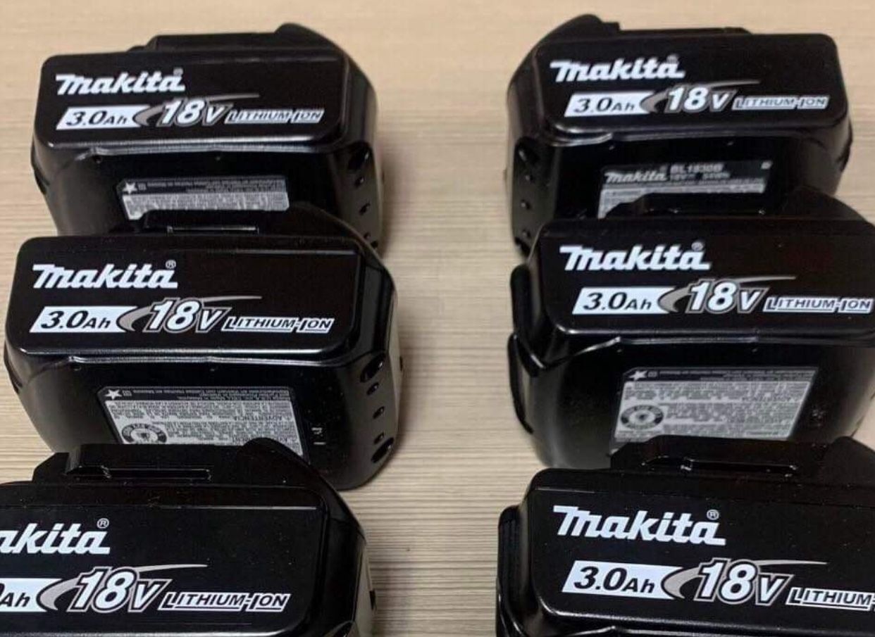 Makita New 3ah Battery 18v $60 Each One - Nuevos