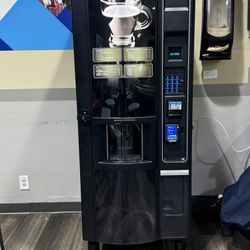 Geneva Coffee Vending Machine – Like New (8 Months Old)