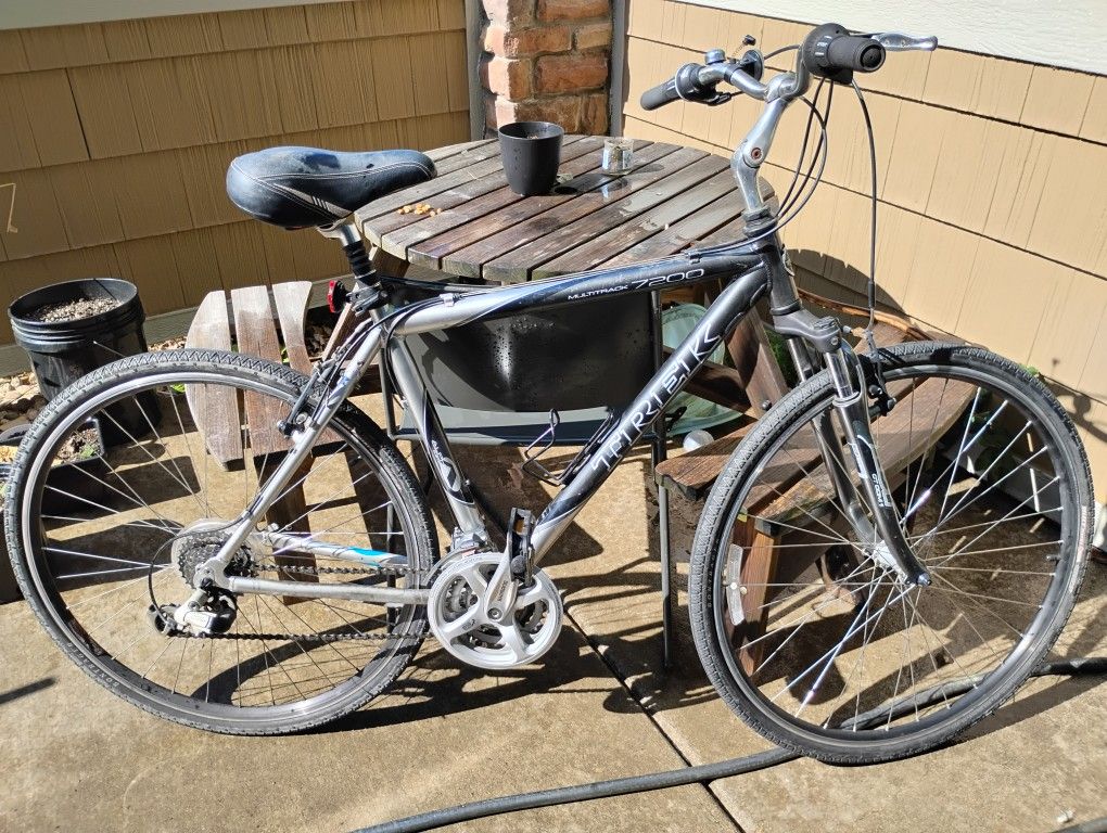 Trek Multitrack 7200 Bicycle