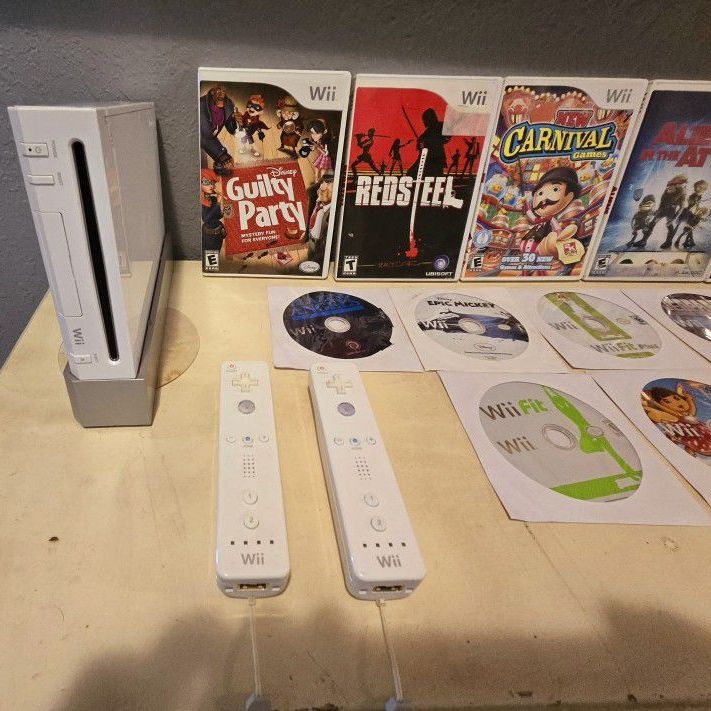 Wii Bundle. Console with 15 Games. Controllers, Works Great