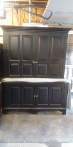 Tv Cabinet & Armoire