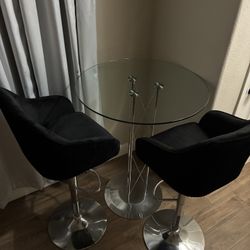 2 Bar Stools And table set