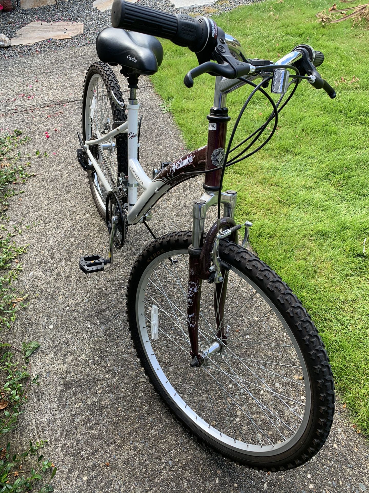 Columbia Northway FE 21 speed 16” frame women’s bike for Sale in