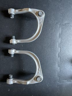 OEM Upper Control Arms off 2025 Bronco 