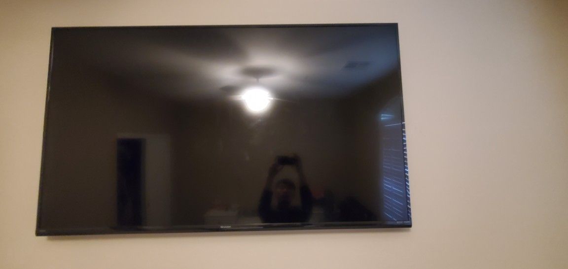 65" CLASS AQUOS HD SERIES LED TV
LC-65LE643U