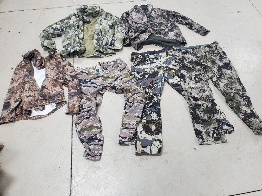 Great Condition Hunting Clothing