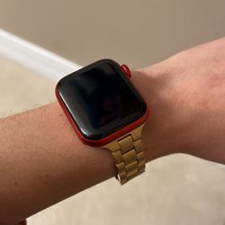 APPLE WATCH SERIES 6 Comes With The Box