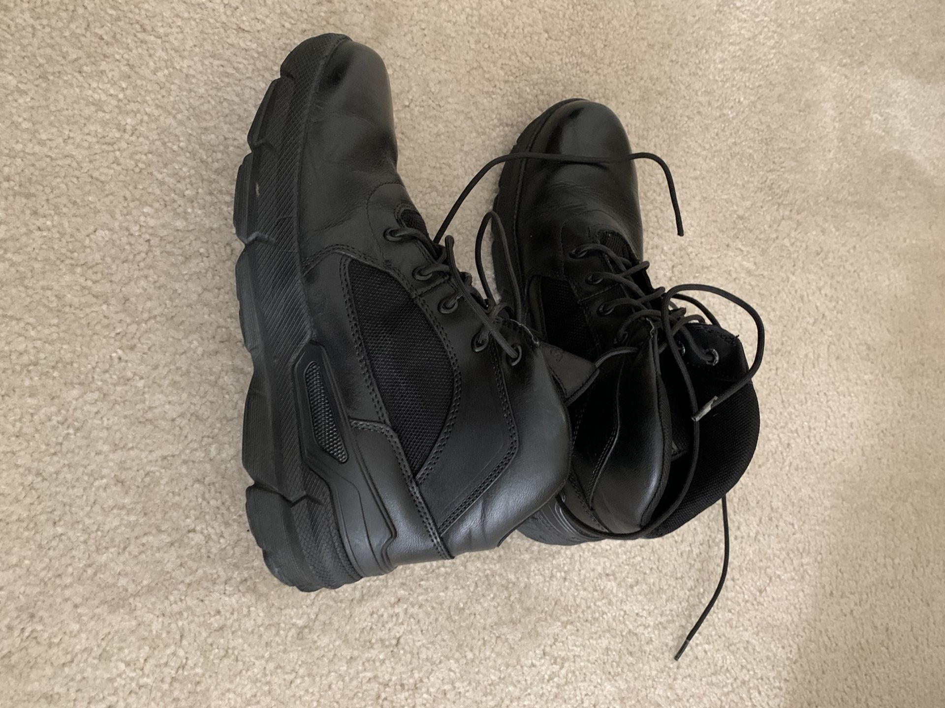 Men’s Bates charge boots