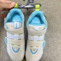 NWT And1 boys basketball Sneakers Size 1