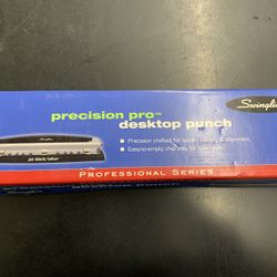 New Swingline Hole Puncher
