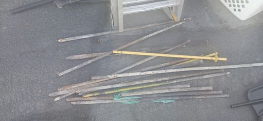 Steel spikes for cement construction