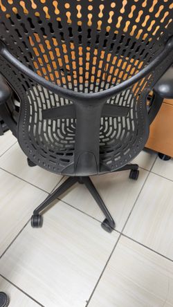 Herman Miller Mirra 1