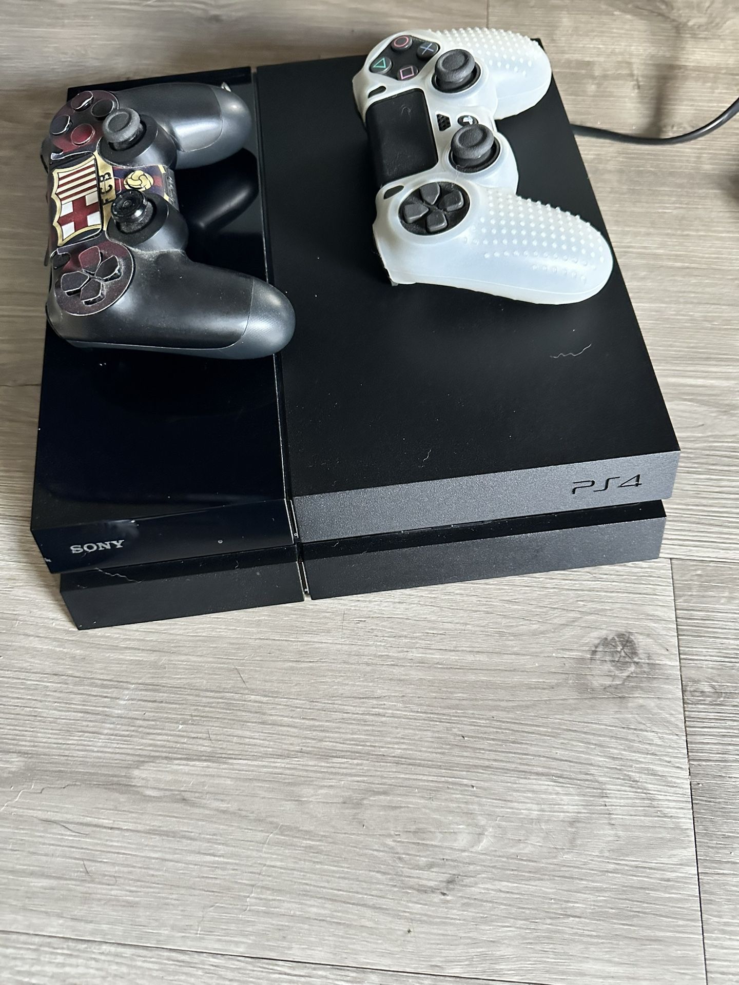 PS4 With 2 Controllers And Games (Bundle)