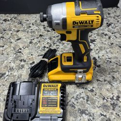 DEEALT IMPACT DRIVER 1/4” 