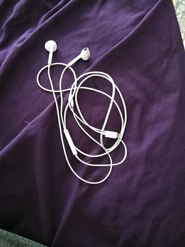 iPhone 7 headphones