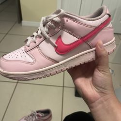 pink dunks 