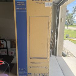 Brand new 21 CUFT Upright  Freezer In box. Perfect For Your Restaurant. Factory Warranty. 