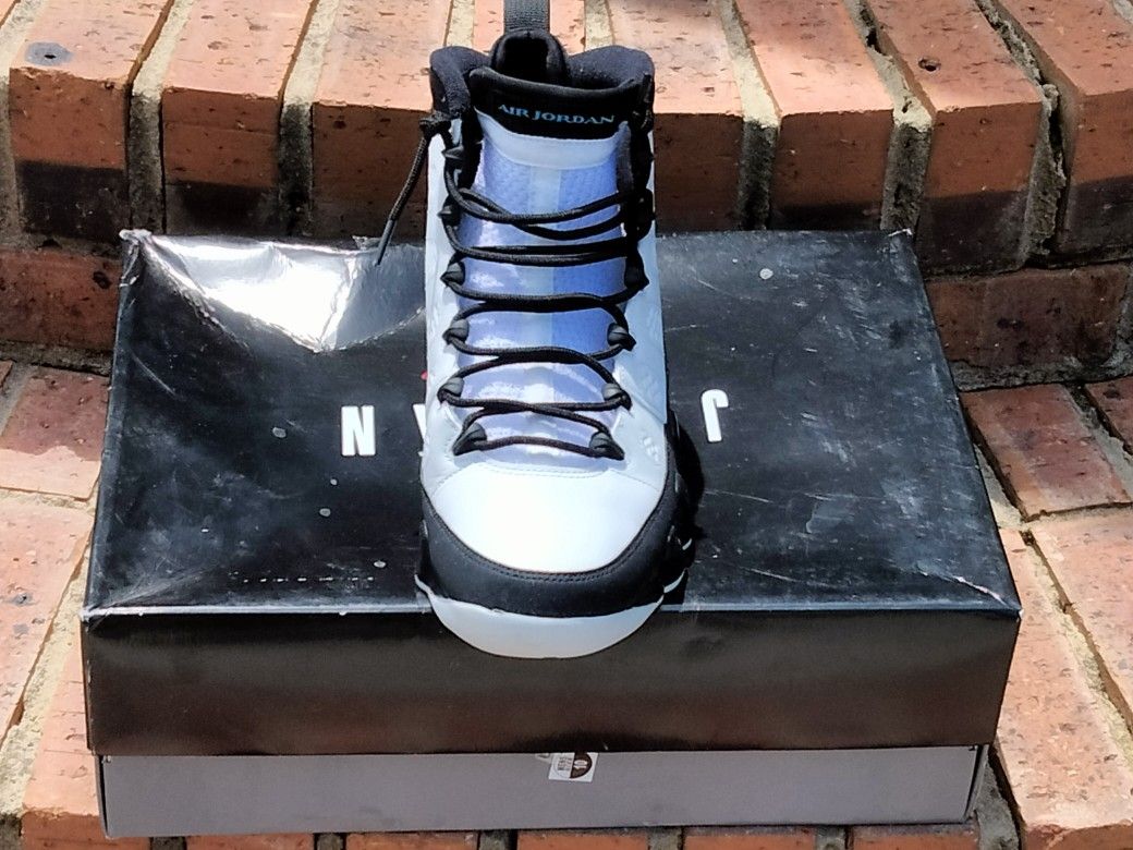University Blue Jordan 9 Retro