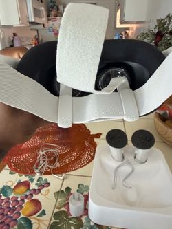 Meta Quest 3s VR Headset with Controllers