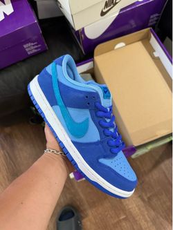 Sb dunk blue Rasberry size 9