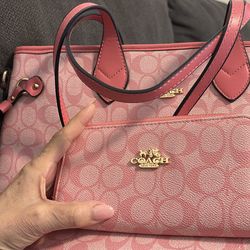 Tote bag w/zipper and wallet, long cross body strap