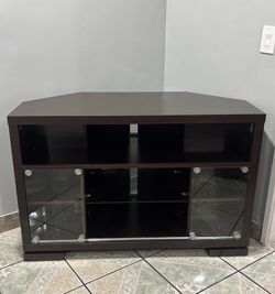 Corner tv stand