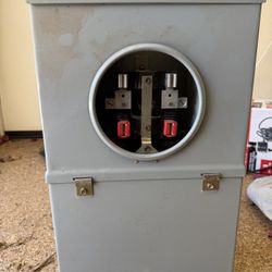 200 Amp fuse panel. 