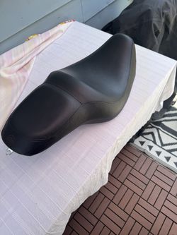 Harley Seat Off Of 03 Anniversary Dyna