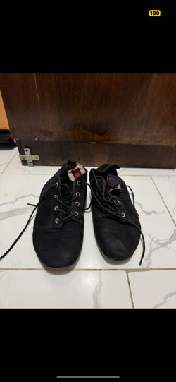  Title: Casual Black Lace-Up Suede Oxfords (Size 8)  Description: Complete your casual or smart-casual outfit with these stylish black suede lace-up O